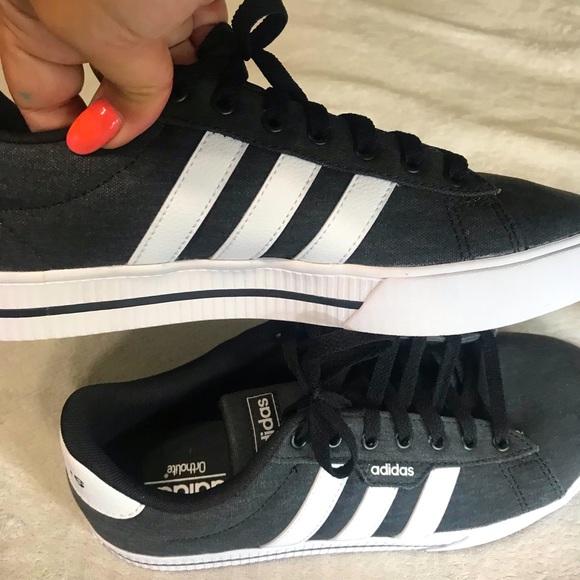 Men’s adidas shoes - Picture 6 of 8